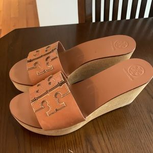 Tory Burch wedges size 8